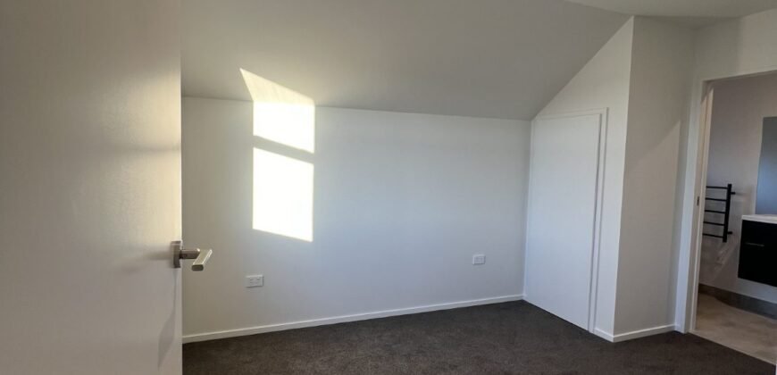 Modern 2 bedrooms Townhouse in Addington